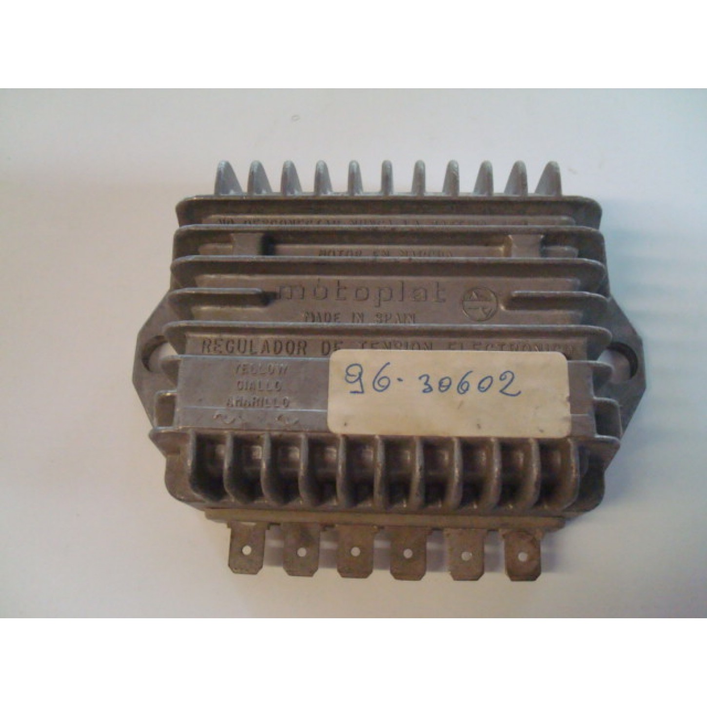 REGOLATORE MOTOPLAT 12V/14A CON SPIA